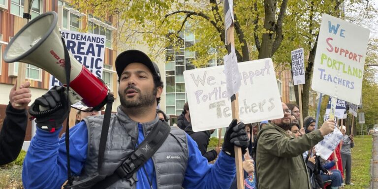 Oregon governor signs bill granting unemployment pay to striking workers