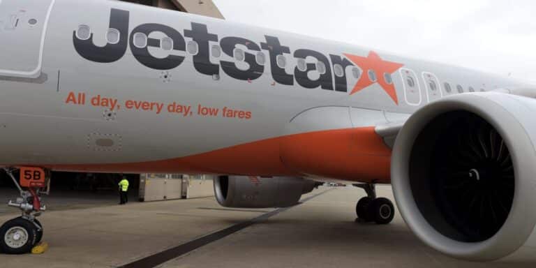 Qantas says Singapore airport costs fueled Jetstar Asia cut