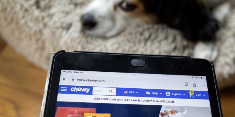 Americans spend $40 billion on their pets’ health care. Chewy has a plan to get more of their money