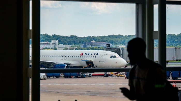 A Delta plane at Ronald Reagan Washington National Airport