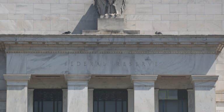 What if the Fed cut rates to just 1% like Trump wants? An analyst says it's 'ludicrous' and may scare businesses