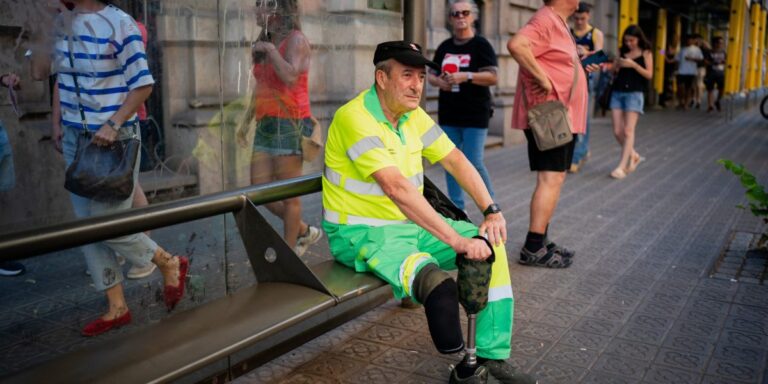 Death of 51-year-old Barcelona street sweeper from heatstroke stirs labor unrest in Southern Europe