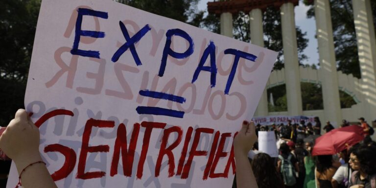 Mexico President Sheinbaum calls anti-tourism march over flood of American digital nomads ‘xenophobic’