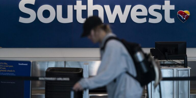 Southwest passengers fly out of seats as jet drops 300 feet in 36 seconds