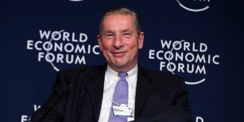 Former Siemens and Alcoa CEO Klaus Kleinfeld dismisses the idea of work-life separation: 'You are one person'