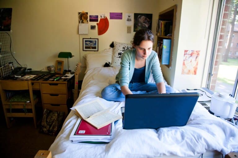 8 Best Scholarship Websites for College in 2025