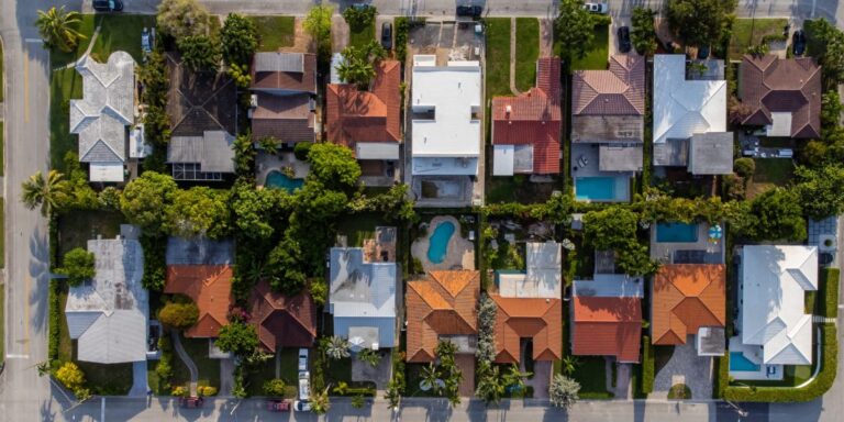 Mortgage rates plunge on Fed rate cut hopes, and many lenders may quote in the high 5% range