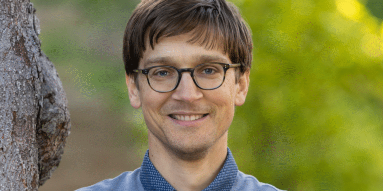 This Stanford computer science professor went to written exams 2 years ago because of AI. He says his students insisted on it
